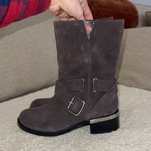 Like 🆕 worn only twice as seen women’s Vince Camuto boots size 7